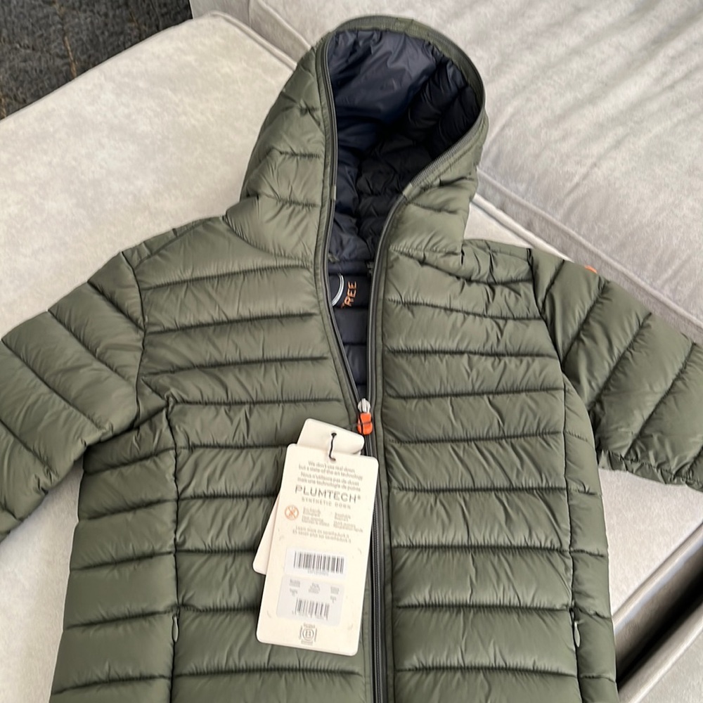 Brand new Kids Dony Hooded Puffer jacket in laurel green size 12- tags on.